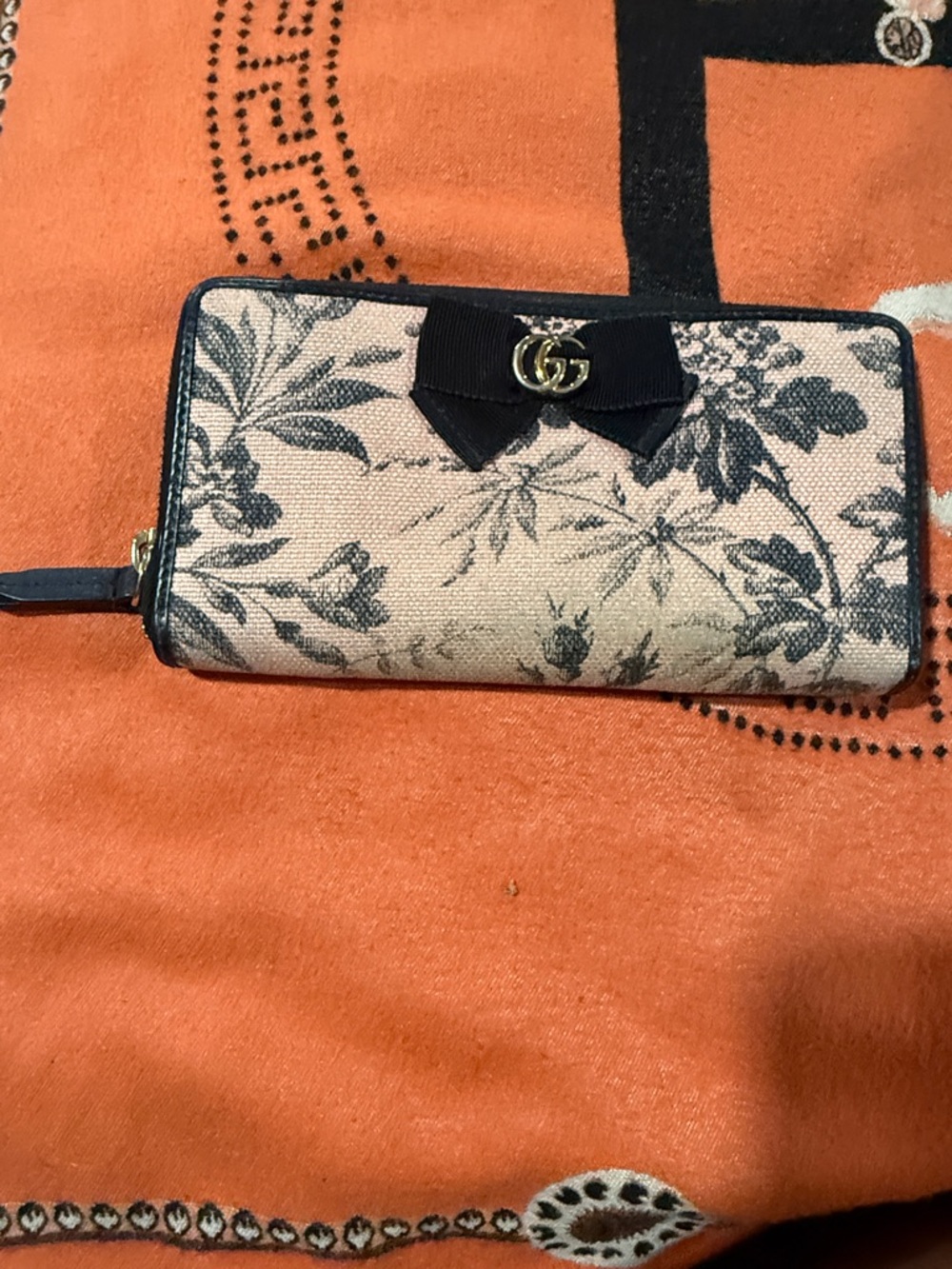 Canvas Gucci Floral Zip Wallet with Bow Detail - Beige & Navy